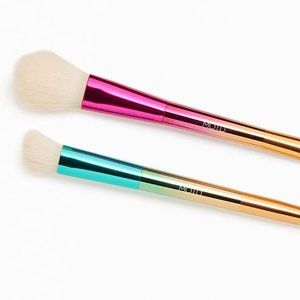NIP - MOTD - Party of Two Dual Ended Face Brush Set